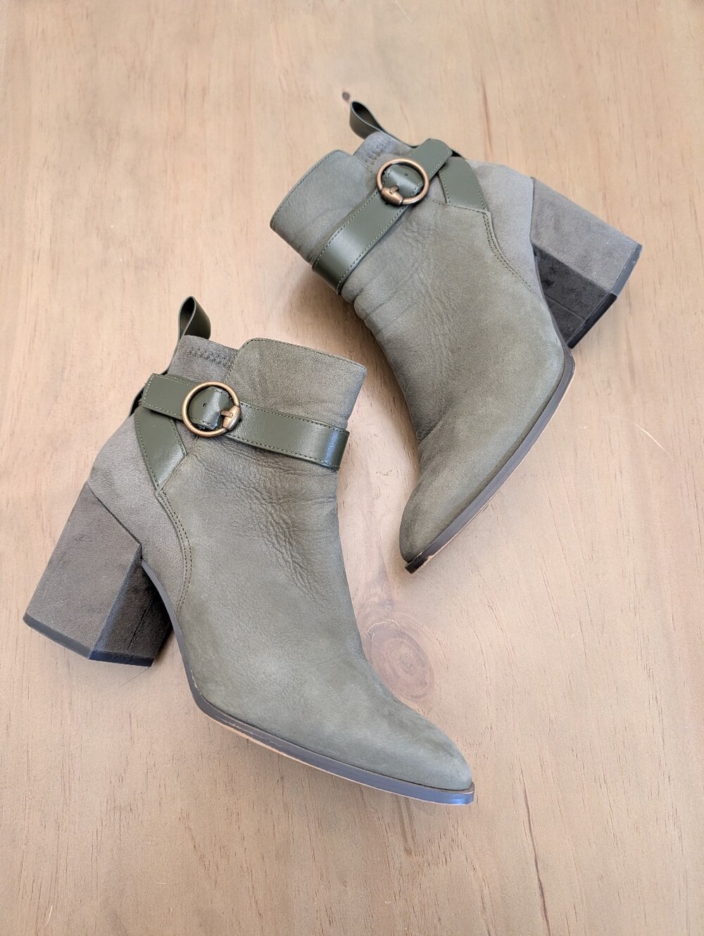 Vionic Tenley Block Heel Loden Green Nubuck Suede Water Resistant Booties 8.5